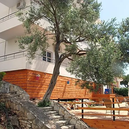 Edola 3* Sarandë